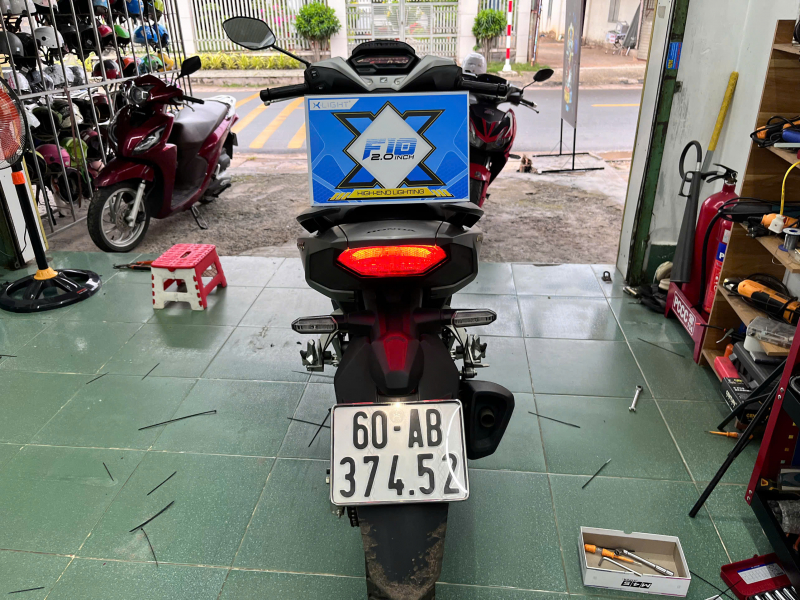 Độ đèn nâng cấp ánh sáng Bi Gầm X-Light F10 2.0 Inch Moto cho xe  Winner V3